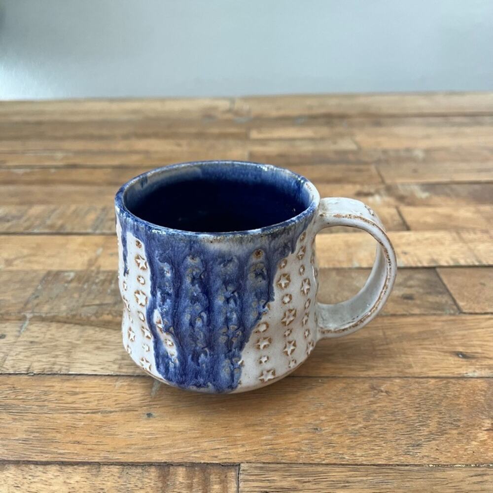 Studio Art Stoneware Star-Stamped Mug 3.5 in Speckled Cream Glaze Blue Drip